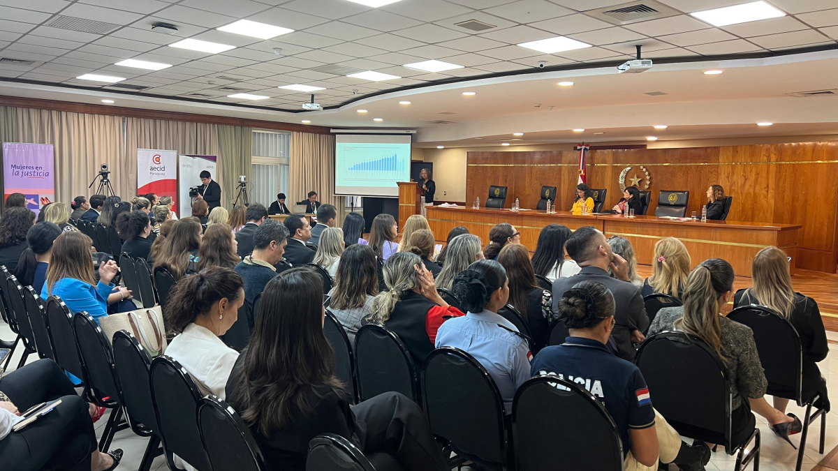 Seminario Internacional aborda desafíos en el acceso a la justicia para mujeres